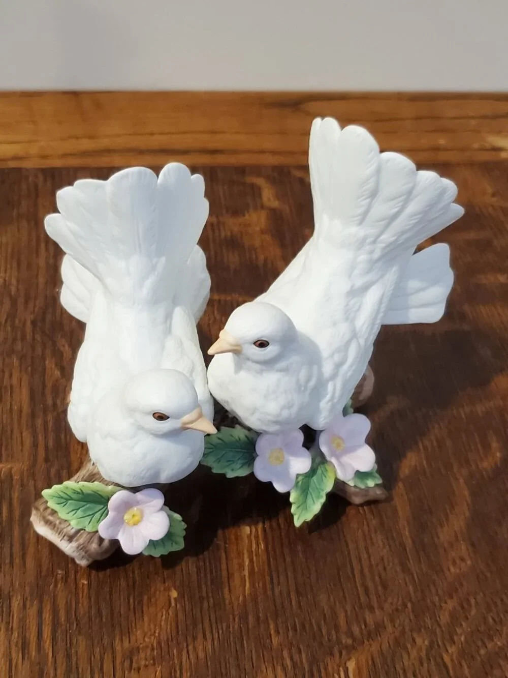 Homco pair lovebirds